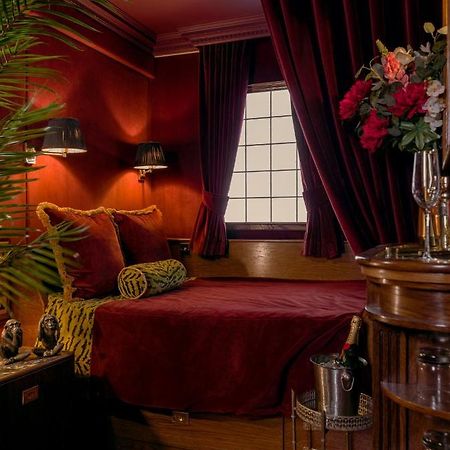 House Of Gods Royal Mile Otel Edinburgh Dış mekan fotoğraf