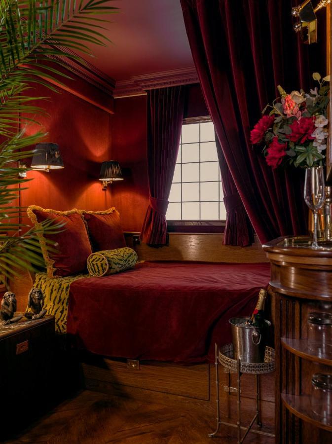 House Of Gods Royal Mile Otel Edinburgh Dış mekan fotoğraf